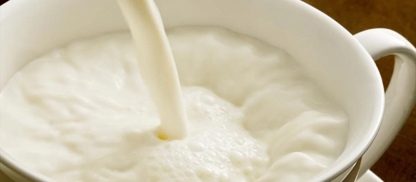 Το ζεστό γάλα μας βοηθά τελικά να κοιμηθούμε ευκολότερα;